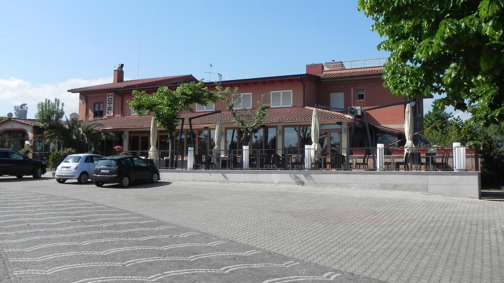 Camp'S Hotel Colonna Eksteriør bilde